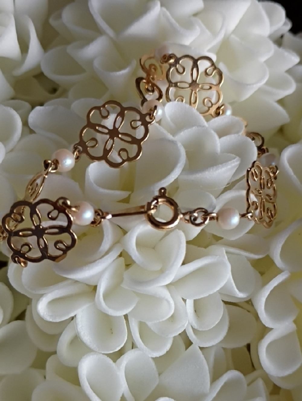 Avon Gold Floral Filigree Faux Pearl Braclet 7.25 in Vintage Avon - Picture 3 of 5